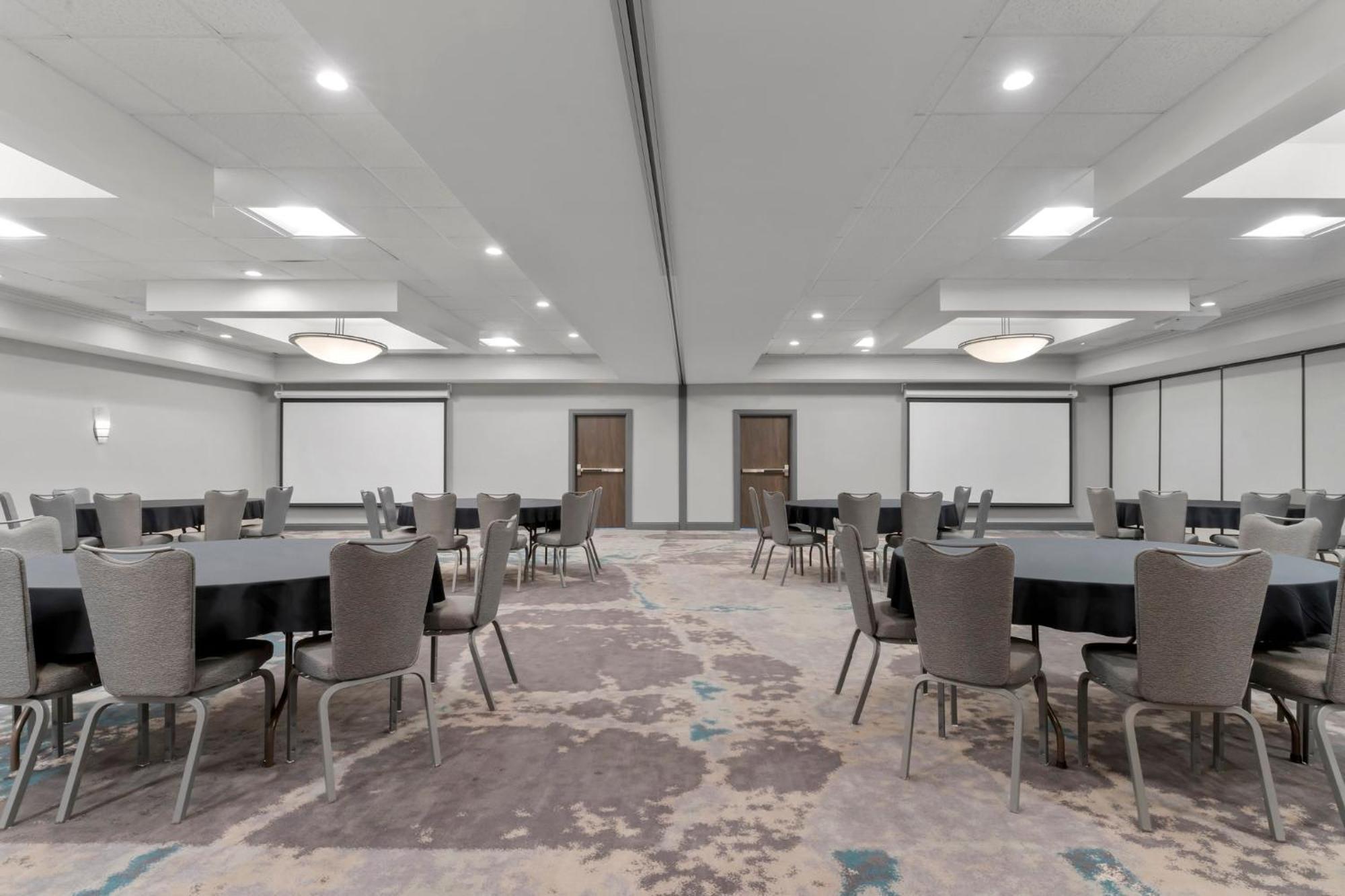 Holiday Inn Dubuque/Galena By Ihg Exterior foto