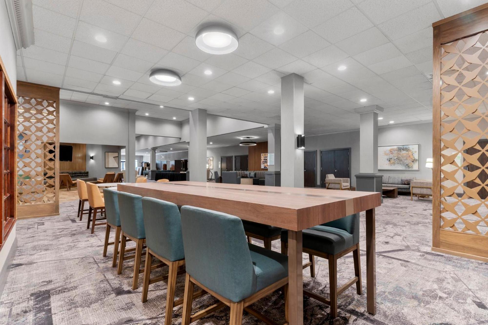 Holiday Inn Dubuque/Galena By Ihg Exterior foto
