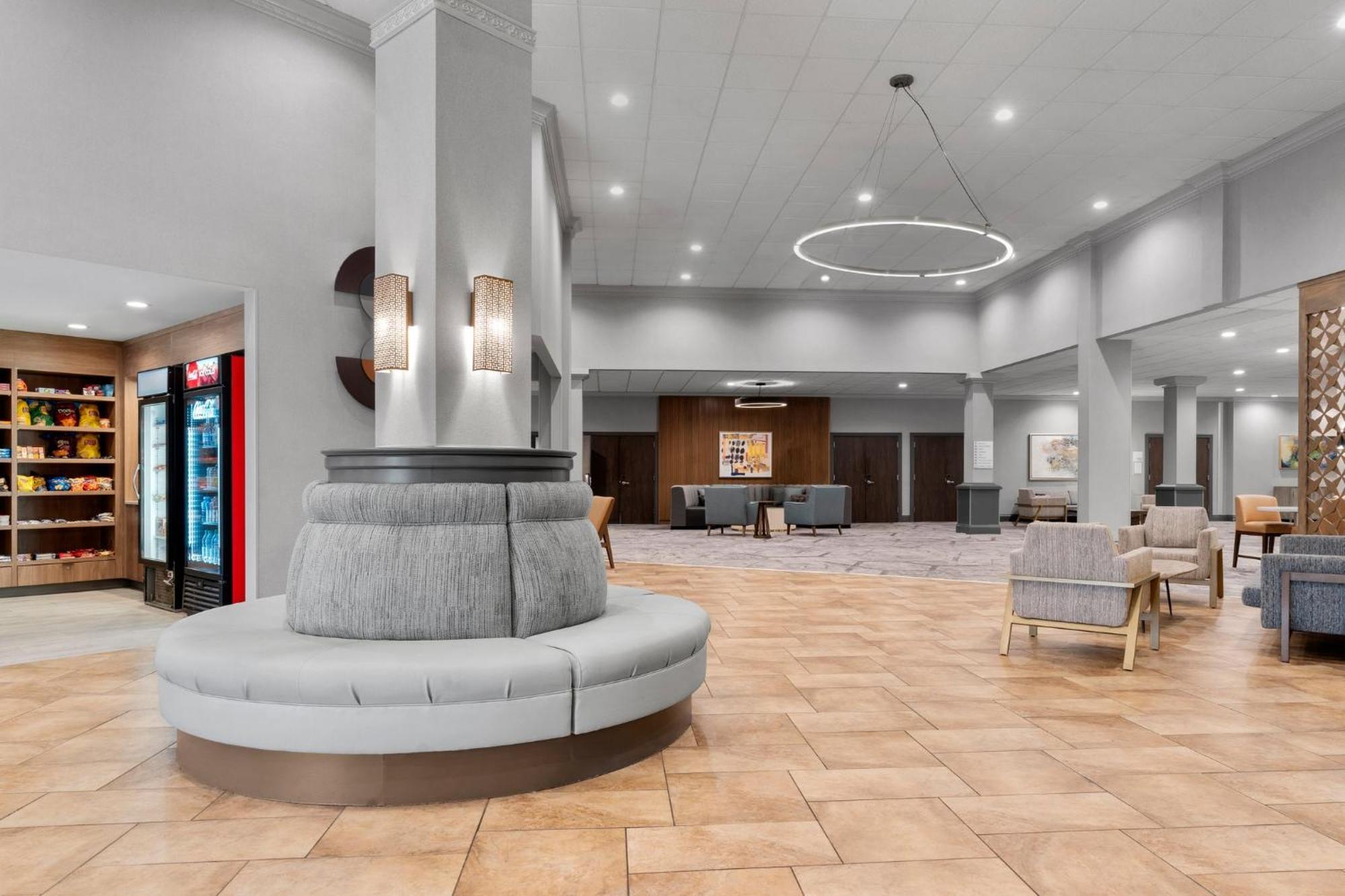 Holiday Inn Dubuque/Galena By Ihg Exterior foto