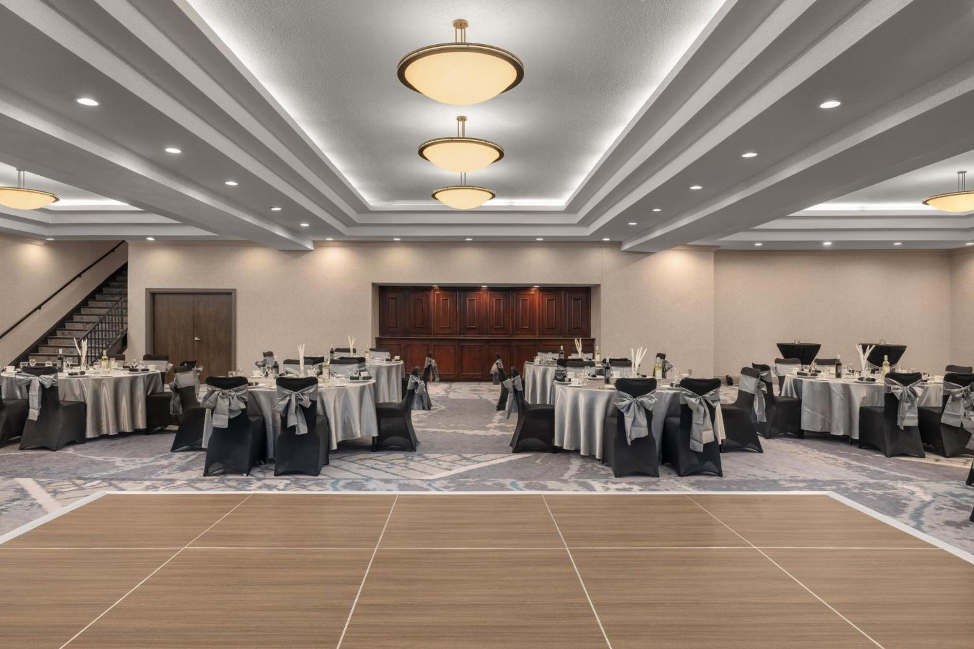 Holiday Inn Dubuque/Galena By Ihg Exterior foto