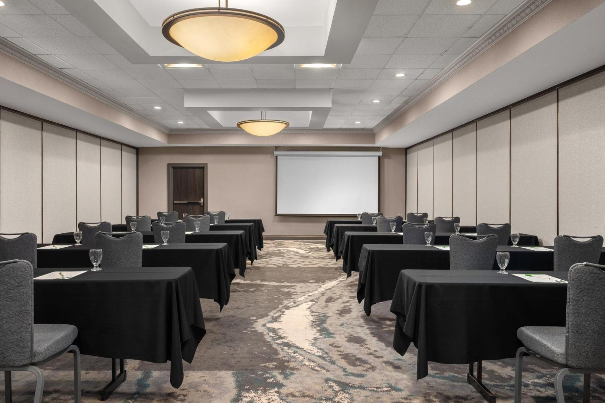 Holiday Inn Dubuque/Galena By Ihg Exterior foto