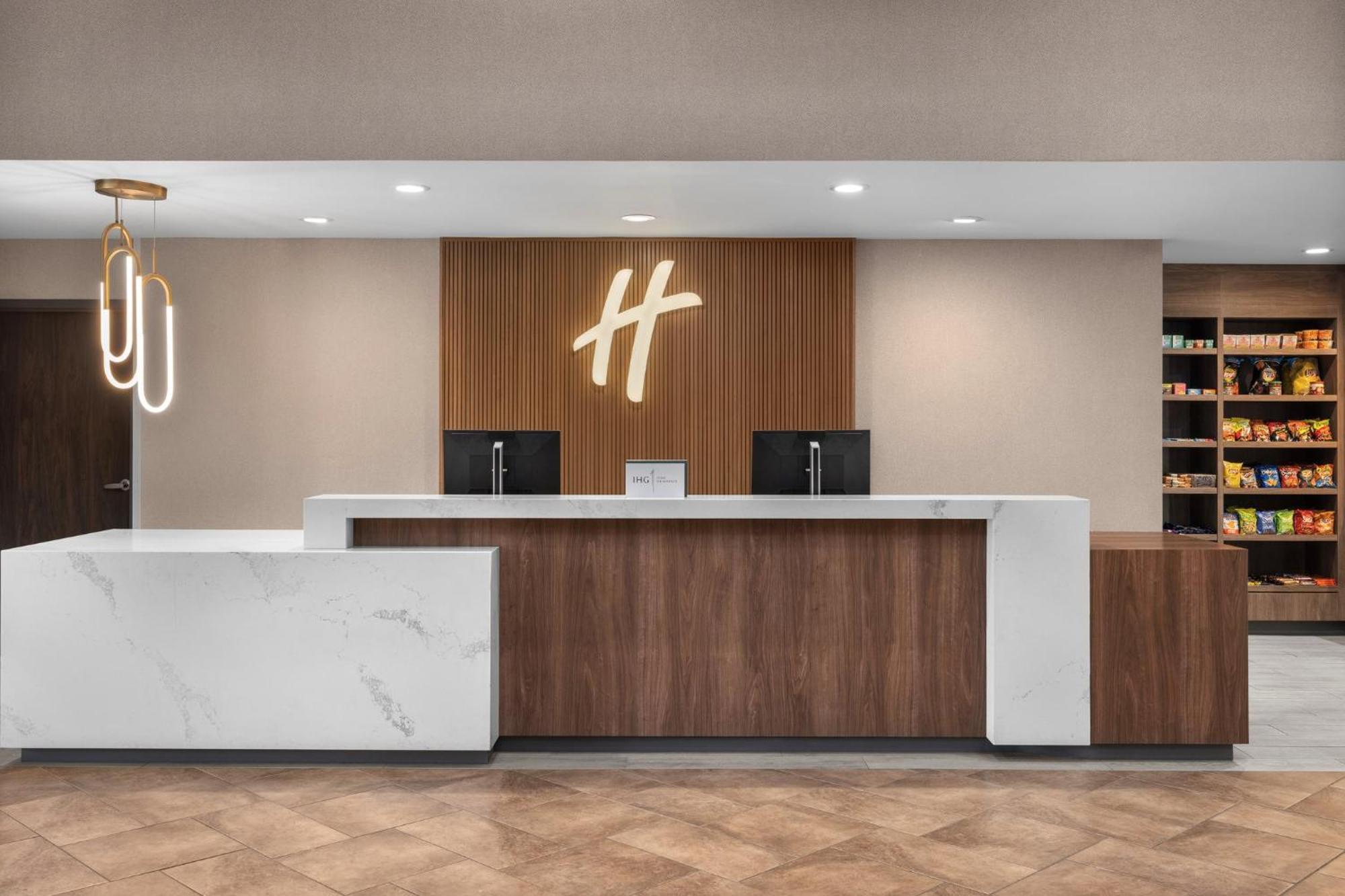 Holiday Inn Dubuque/Galena By Ihg Exterior foto